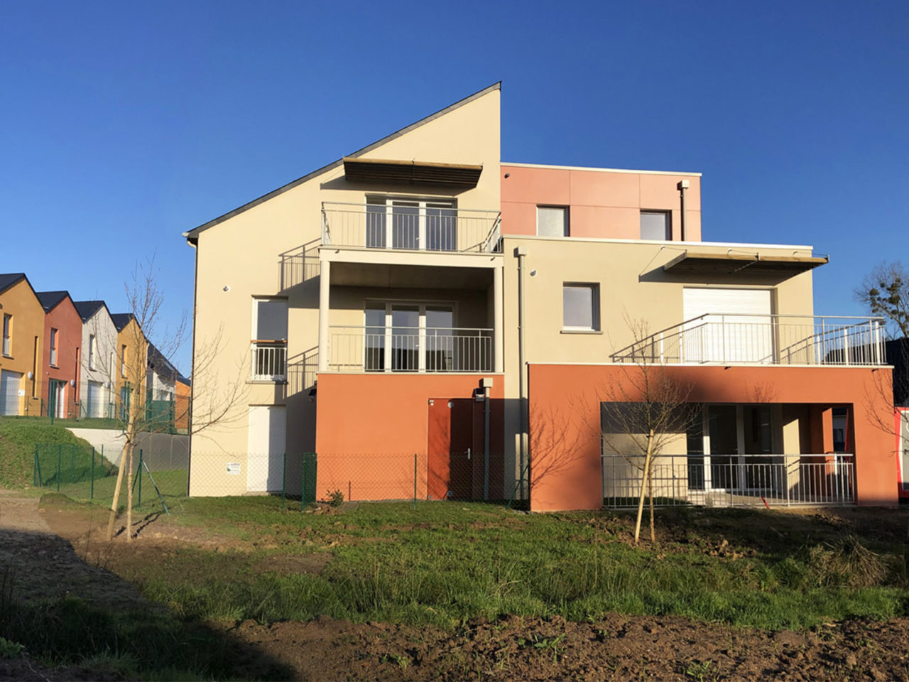 LOGEMENTS INDIVIDUELS GROUPES ET INTERMEDIAIRES - C2V Architectes